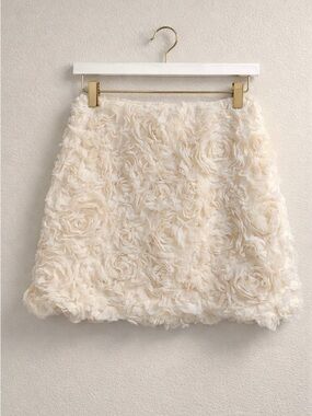 Zara Ivory 3D Rosette Mini Skirt Size Large Romantic Textured